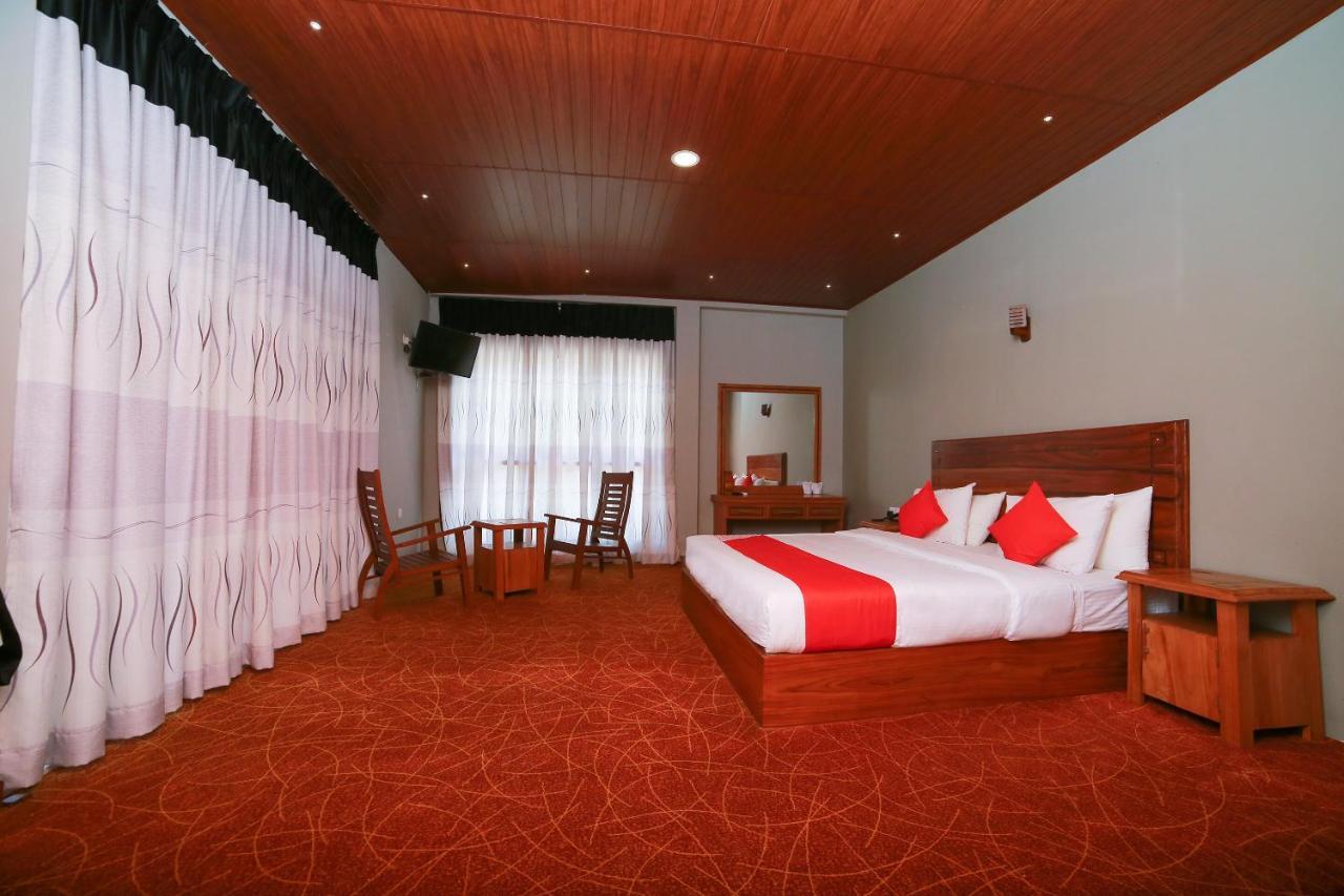 Oyo 278 Hotel Rivelka Kundasale Habitación foto