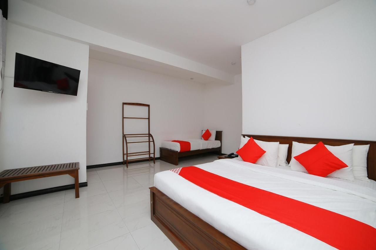Oyo 278 Hotel Rivelka Kundasale Habitación foto