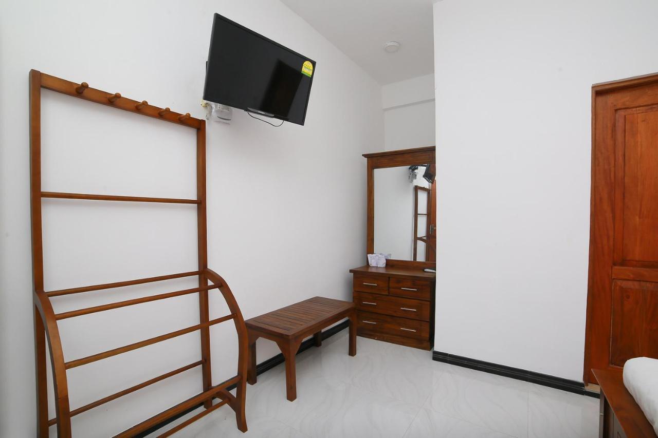 Oyo 278 Hotel Rivelka Kundasale Habitación foto